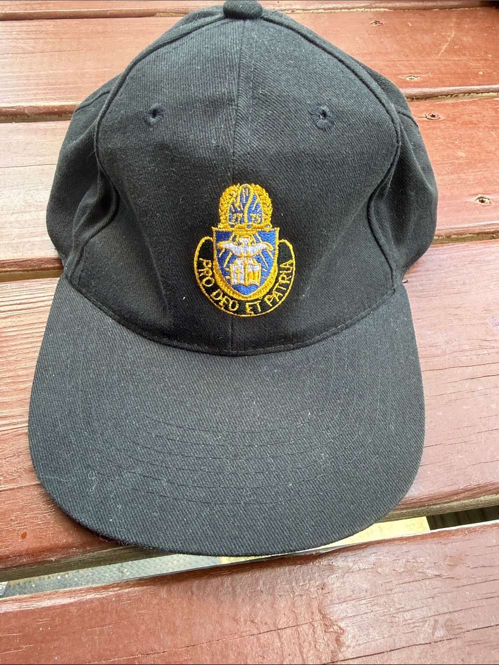 Men Black Baseball Cap with Embroidered Crest
